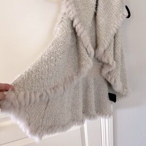 Fur like vest with beautiful detail. Cream/Beige color